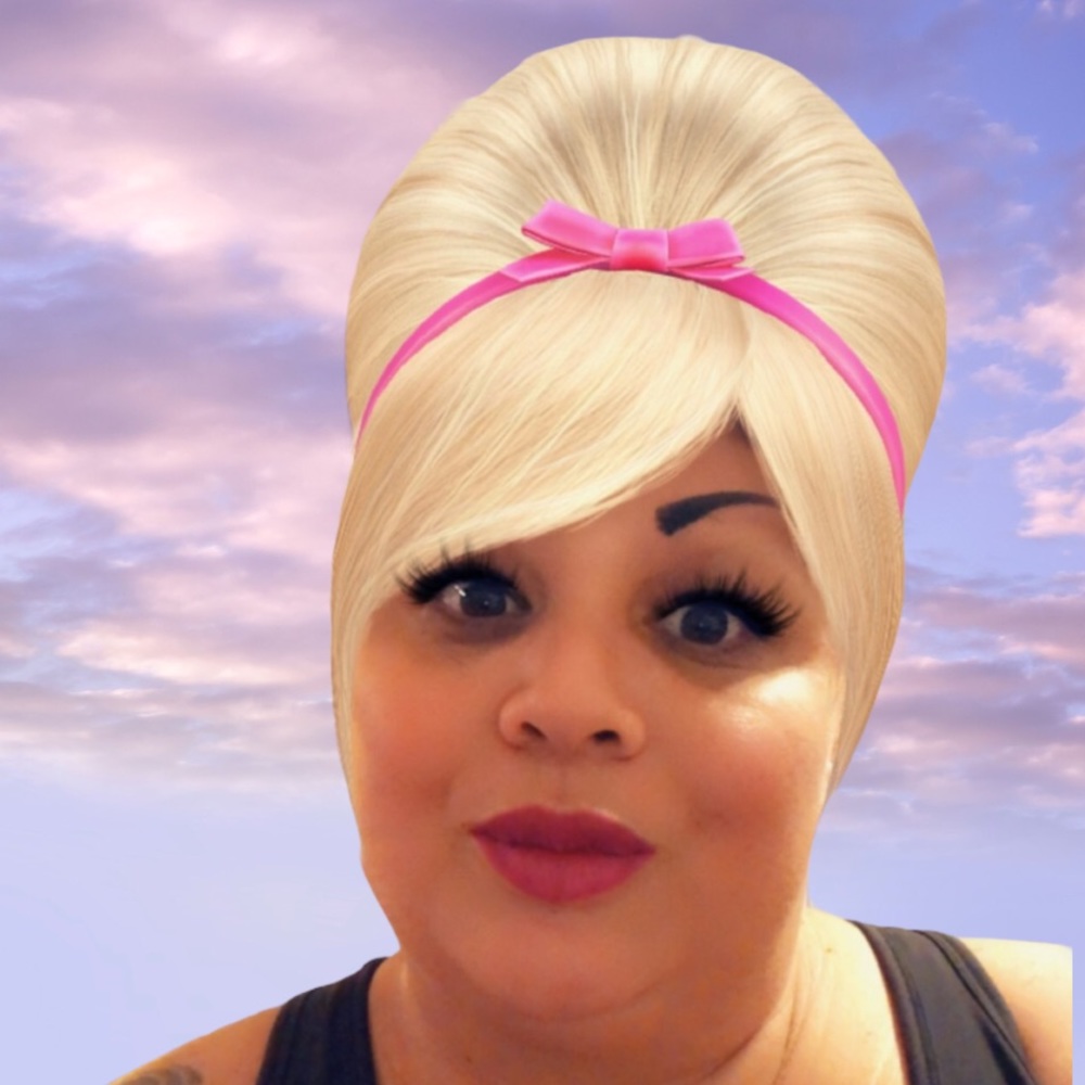 Meet your Posher, Kiana